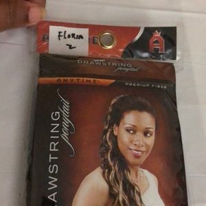 Drawstring ponytail (straight hair)